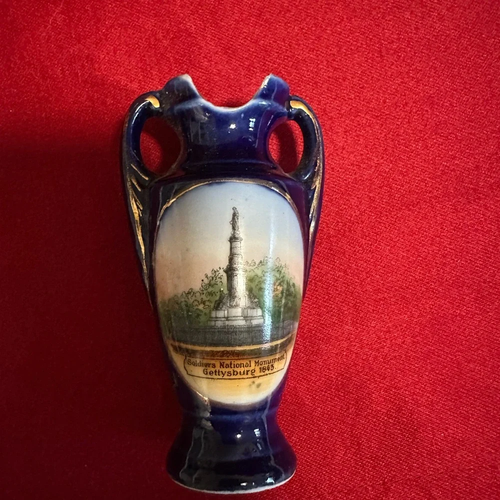 Wheelock German Gettysburg PA Blue and Gold Vintage Decorative Miniature Vases